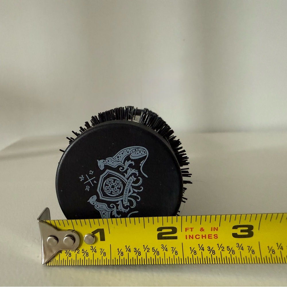 Raincry Professional Round Brush - Magnesium Volumizing Brush - Size Large - Picture 6 of 8